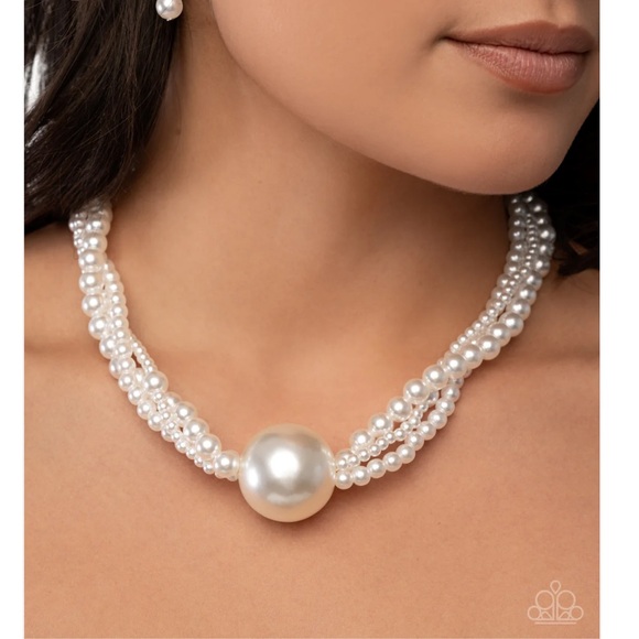 ⚪️🤍⚪️ “POLISHED PROFESSIONAL” WHITE NECKLACE ~ PAPARAZZI❗️ ⚪️🤍⚪️ - Picture 3 of 7